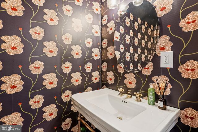 5027 3RD ST NW, Washington, DC 20011