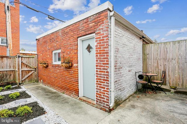 5027 3RD ST NW, Washington, DC 20011