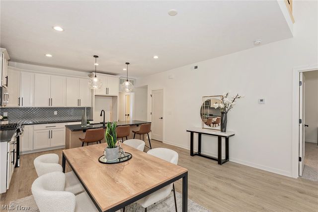 5059 Shepherds Glen, Willoughby, OH 44094