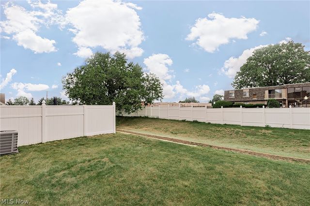 5059 Shepherds Glen, Willoughby, OH 44094