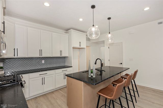 5059 Shepherds Glen, Willoughby, OH 44094