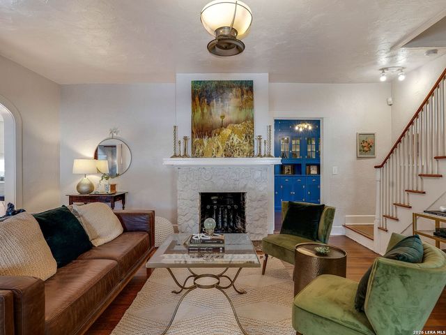 206 Laurel Heights Place, San Antonio, TX 78212