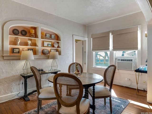 206 Laurel Heights Place, San Antonio, TX 78212