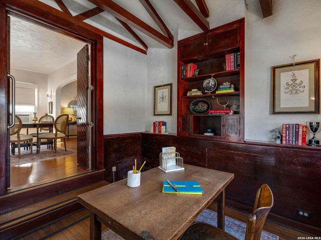 206 Laurel Heights Place, San Antonio, TX 78212