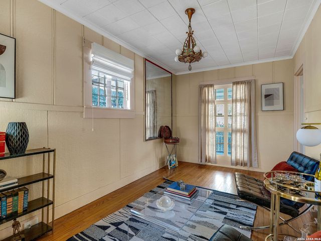 206 Laurel Heights Place, San Antonio, TX 78212