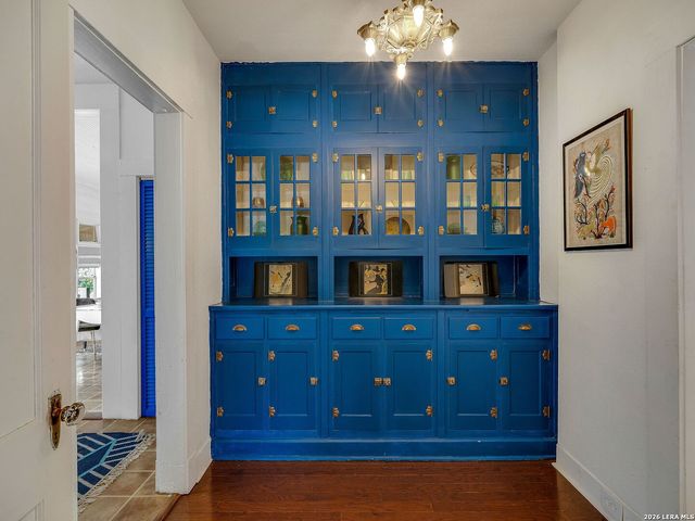 206 Laurel Heights Place, San Antonio, TX 78212