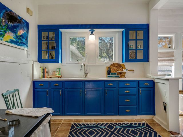 206 Laurel Heights Place, San Antonio, TX 78212