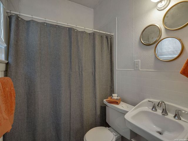 206 Laurel Heights Place, San Antonio, TX 78212