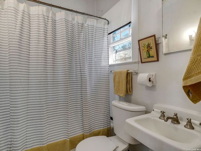 206 Laurel Heights Place, San Antonio, TX 78212