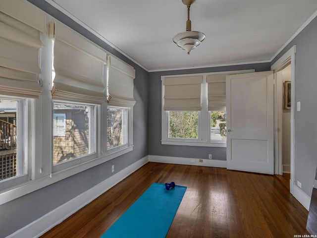 206 Laurel Heights Place, San Antonio, TX 78212