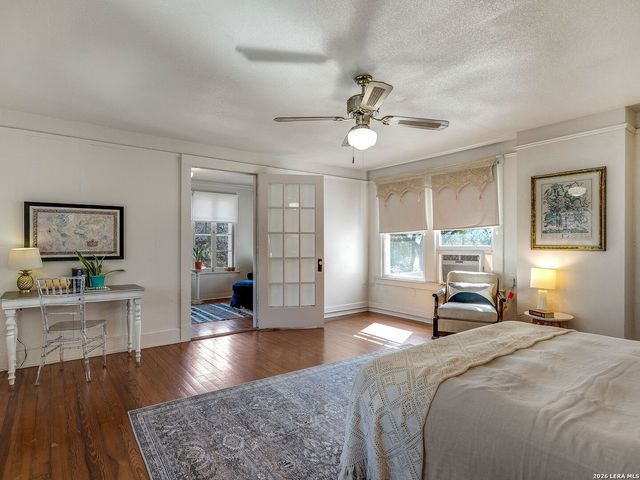 206 Laurel Heights Place, San Antonio, TX 78212