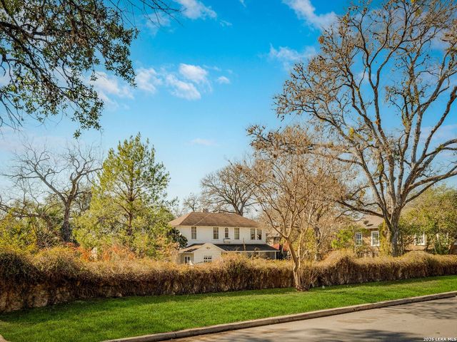 206 Laurel Heights Place, San Antonio, TX 78212