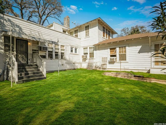 206 Laurel Heights Place, San Antonio, TX 78212