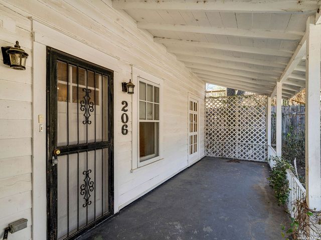 206 Laurel Heights Place, San Antonio, TX 78212