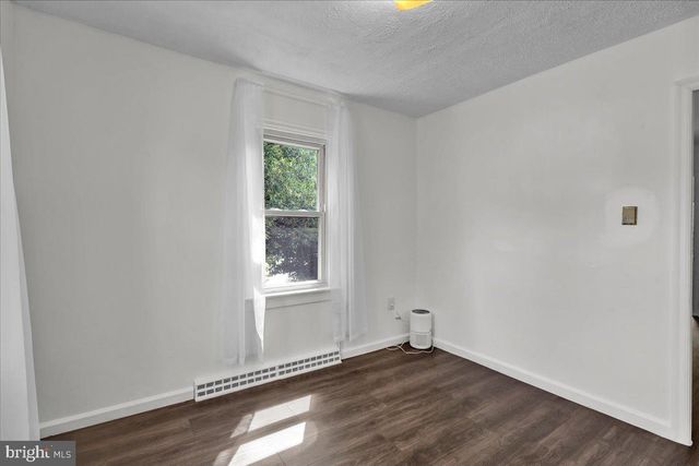 32 S CHURCH ST, Robesonia, PA 19551