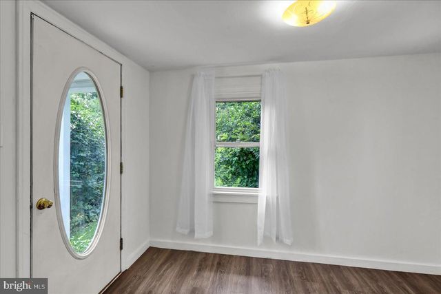 32 S CHURCH ST, Robesonia, PA 19551