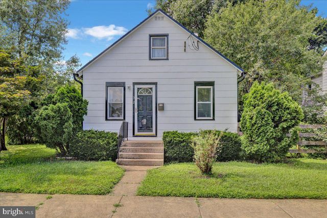 32 S CHURCH ST, Robesonia, PA 19551