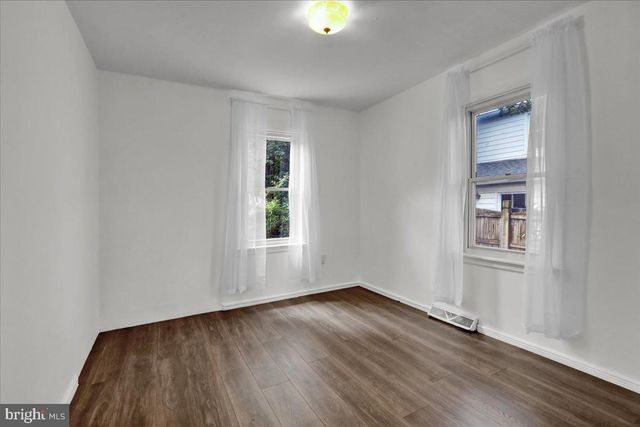 32 S CHURCH ST, Robesonia, PA 19551
