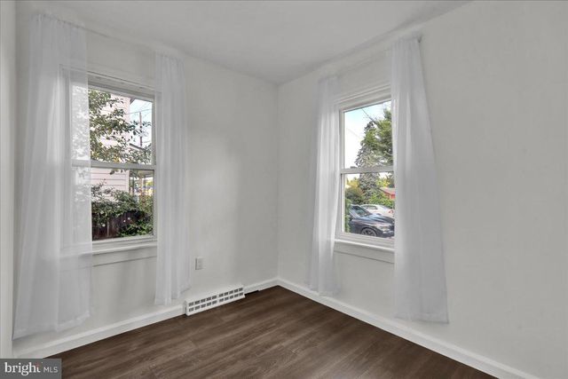 32 S CHURCH ST, Robesonia, PA 19551