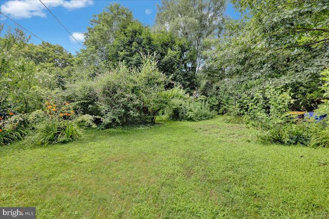 32 S CHURCH ST, Robesonia, PA 19551