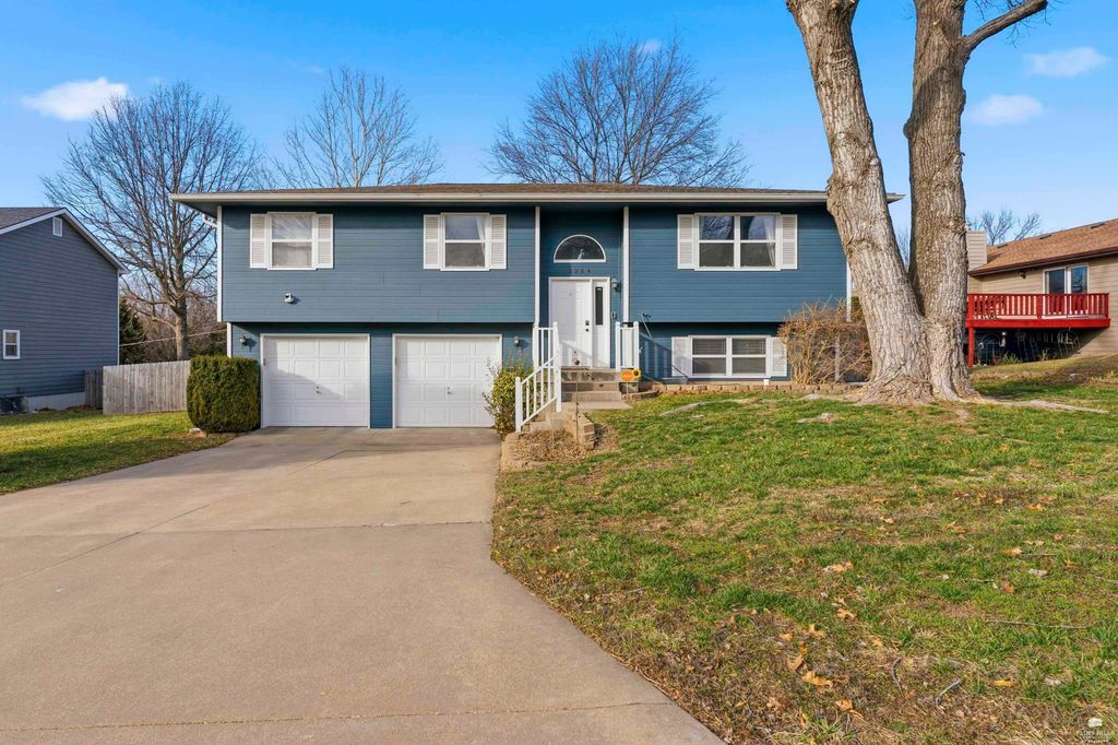 3004 Wilson Drive, Manhattan, KS 66502