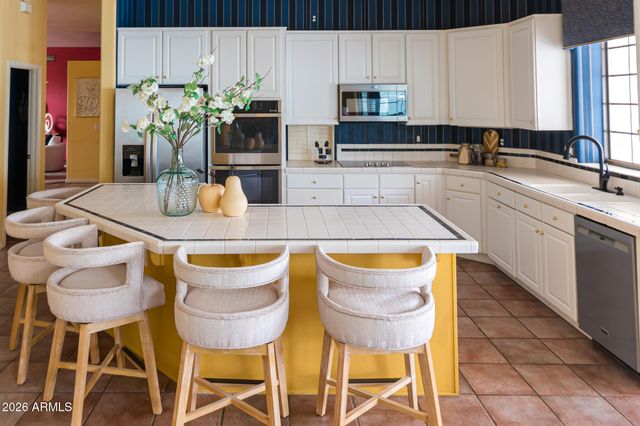 2739 E VISTA Drive, Phoenix, AZ 85032