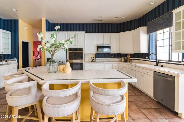 2739 E VISTA Drive, Phoenix, AZ 85032