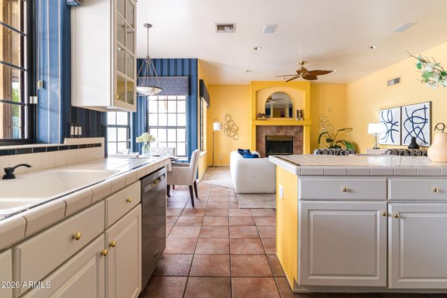 2739 E VISTA Drive, Phoenix, AZ 85032