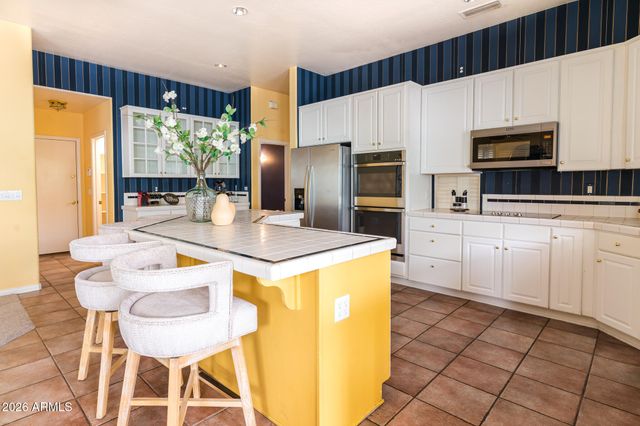 2739 E VISTA Drive, Phoenix, AZ 85032