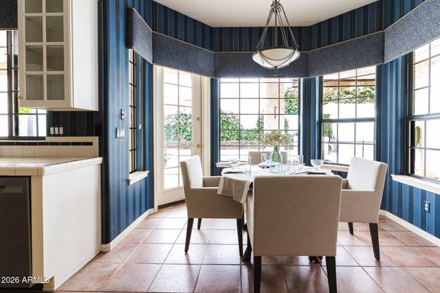 2739 E VISTA Drive, Phoenix, AZ 85032