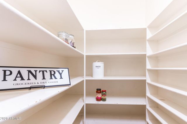 2739 E VISTA Drive, Phoenix, AZ 85032