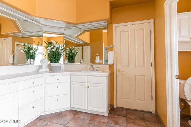 2739 E VISTA Drive, Phoenix, AZ 85032