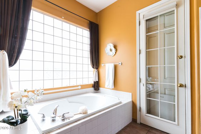 2739 E VISTA Drive, Phoenix, AZ 85032