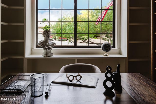 2739 E VISTA Drive, Phoenix, AZ 85032