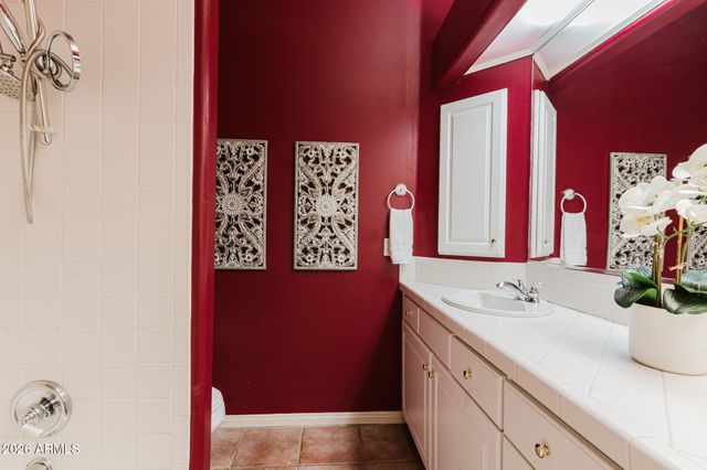 2739 E VISTA Drive, Phoenix, AZ 85032