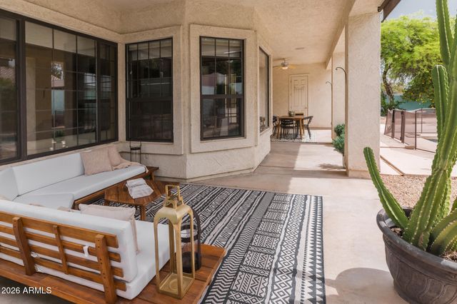 2739 E VISTA Drive, Phoenix, AZ 85032