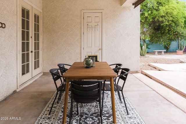 2739 E VISTA Drive, Phoenix, AZ 85032