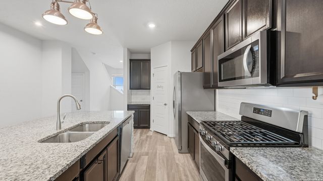 13310 ANTELOPE RUN, St Hedwig, TX 78152