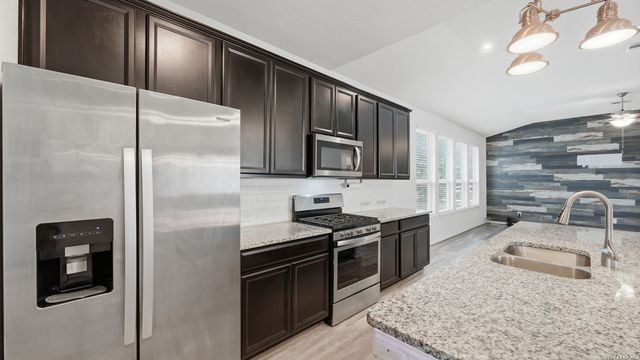 13310 ANTELOPE RUN, St Hedwig, TX 78152