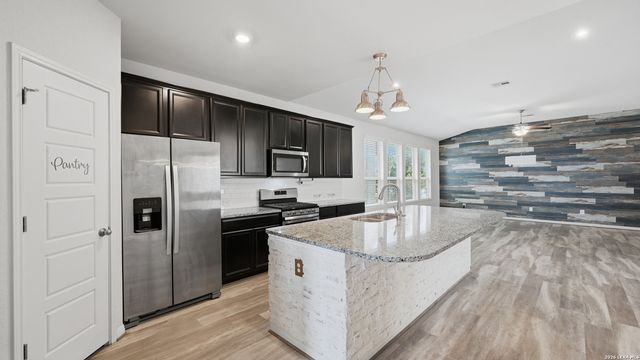 13310 ANTELOPE RUN, St Hedwig, TX 78152