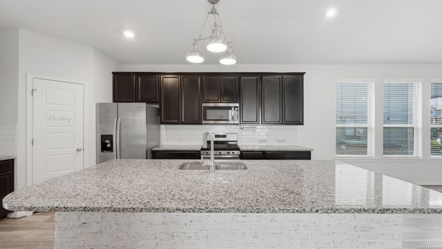 13310 ANTELOPE RUN, St Hedwig, TX 78152