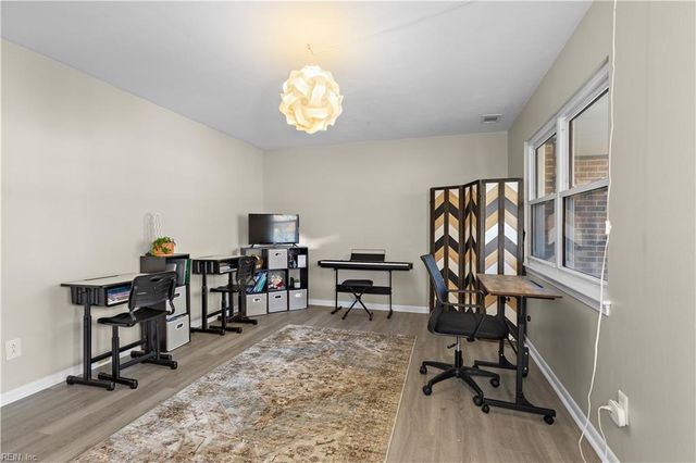 3207 Lakecrest RD, Virginia Beach, VA 23452