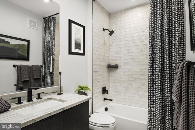 43437 MONROE CREST TER, Ashburn, VA 20148