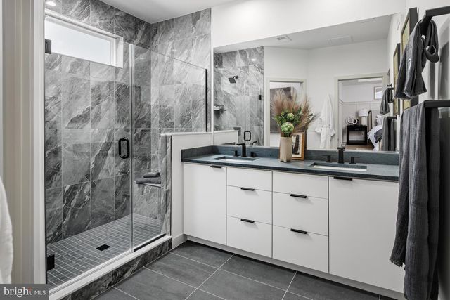 43437 MONROE CREST TER, Ashburn, VA 20148