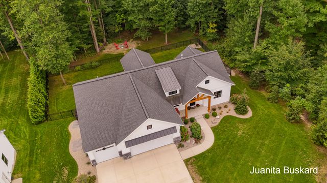 5392 Eaglepass Drive, Blendon Twp, MI 49426