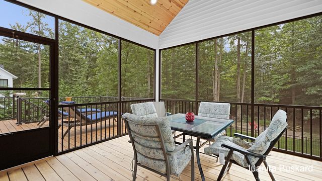 5392 Eaglepass Drive, Blendon Twp, MI 49426