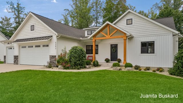 5392 Eaglepass Drive, Blendon Twp, MI 49426