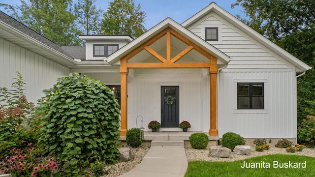 5392 Eaglepass Drive, Blendon Twp, MI 49426