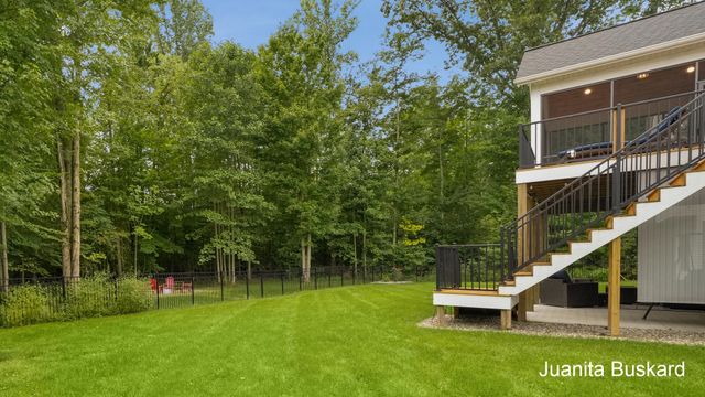 5392 Eaglepass Drive, Blendon Twp, MI 49426