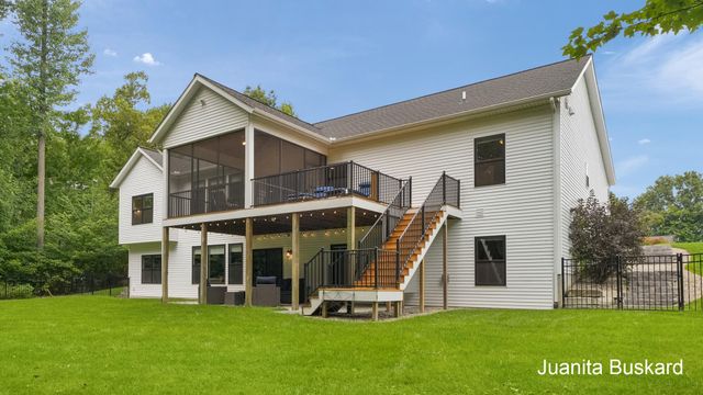 5392 Eaglepass Drive, Blendon Twp, MI 49426